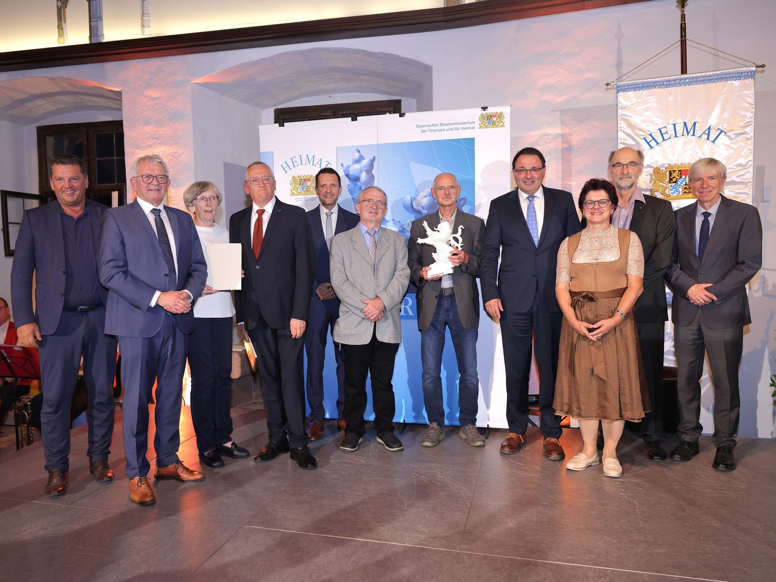 Freude auch beim zweiten Preisträger aus Oberfranken den Vertreterinnen und Vertretern des Colloquium Historicum Wirsbergense – Heimat- und Geschichtsfreunde in Franken e. V., Oberfranken; Foto: Chris