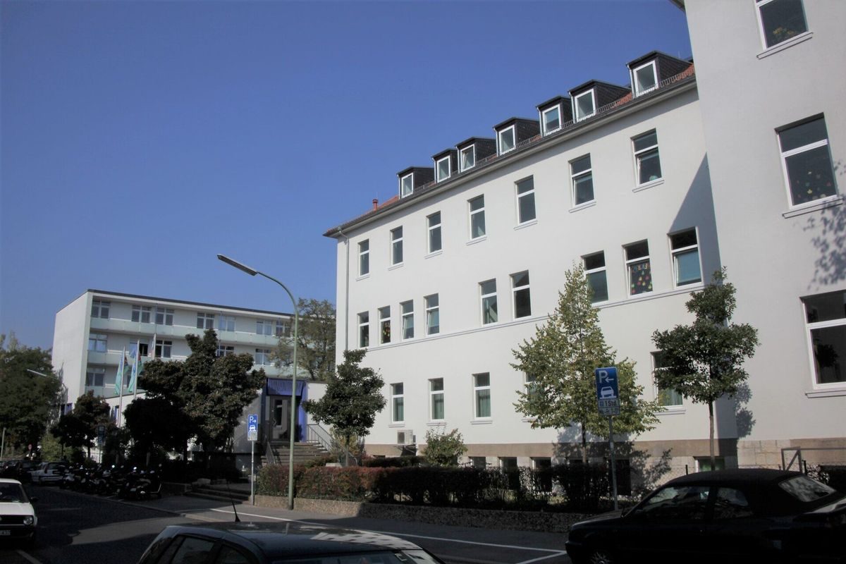 © Markus Hauck (POW) | Blick auf das Vinzentinum, die private katholische Grund- und Mittelschule mit Tagesheim im Würzburger Stadtteil Grombühl.