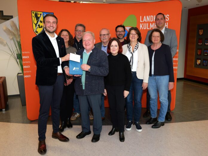 Lkr KU: PM Neuaufstellung Auswahlkommission Ehrennadel des Landkreises KU