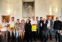 Region der Lebensretter Oberpfalz Nord vorgestellt Vorstellung der „Region der Lebensretter – Oberpfalz Nord“ mit Projektvertretern, OB Michael Fritz (6.v.r.), 3. Bürgermeister Tuncer Ayten (1.v.r.) und Stadträtinnen und Stadträten im Großen Rathaussa