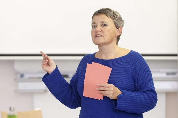 Referentin Regina Prokopetz; Foto: Klaus Koretzky