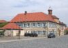 Das Kunstmuseum Bayreuth zeigt ab 25. Oktober eine Auswahl der Arbeiten des Künstlers Rathaus St. Georgen (Bayreuth)