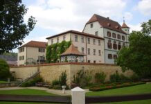 Treuchtlingen: Psychosomatische Fachklinik Altmühltal eingeweiht Stadtschloss Treuchtlingen