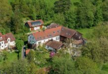 Gesees: Hans-Joachim Küchler als Prädikant eingeführt Mistelbach Zeckenmühle Luftbild- -RM-160710 (Mistelbach)