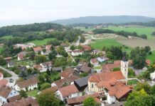 Der ACE rät: Kinder sollten den Schulweg bereits in den Sommerferien einüben Burgruine Brennberg GO12 (Brennberg)