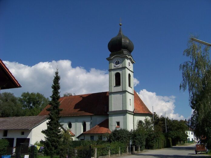 Schönach-Kirche-Maria-Rosenkranzkönigin (Mötzing)