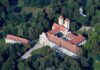 Papst Leo XIV. empfängt Patriarch Bartholomaios I. im Vatikan Aerial image of the Prüfening Abbey (view from the southwest)