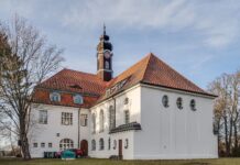 Georgenberg: 17.098 Euro für Ganztagsplätze im Kinderhaus Neukirchen Krankenhaus: Kutzenberg Kirche und Festsaal P2RM0048