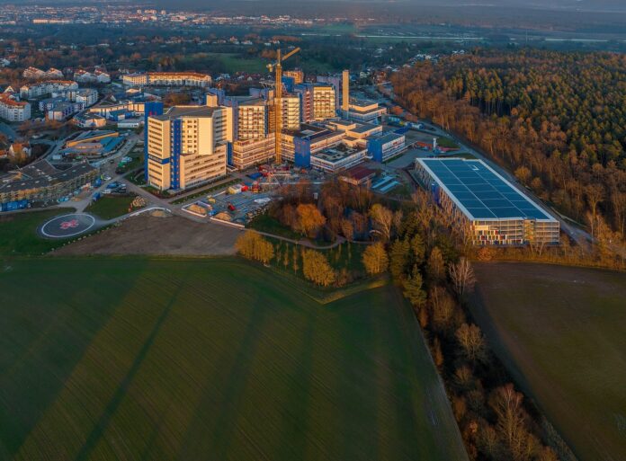 Krankenhaus: Bamberg Klinikum Luftaufnahme- -RM-170513