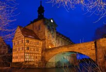 Franken: Wo getrennte Eltern kostenlose Beratung für ihre Kinder finden Rathaus: Bamberg SK